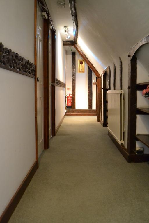 Ely Guest House 3*